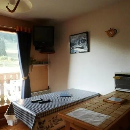 Avec Balcon Sud Dans Un Ecrin De Verdure, - Fr-1-573-23 아파트 Le Biot